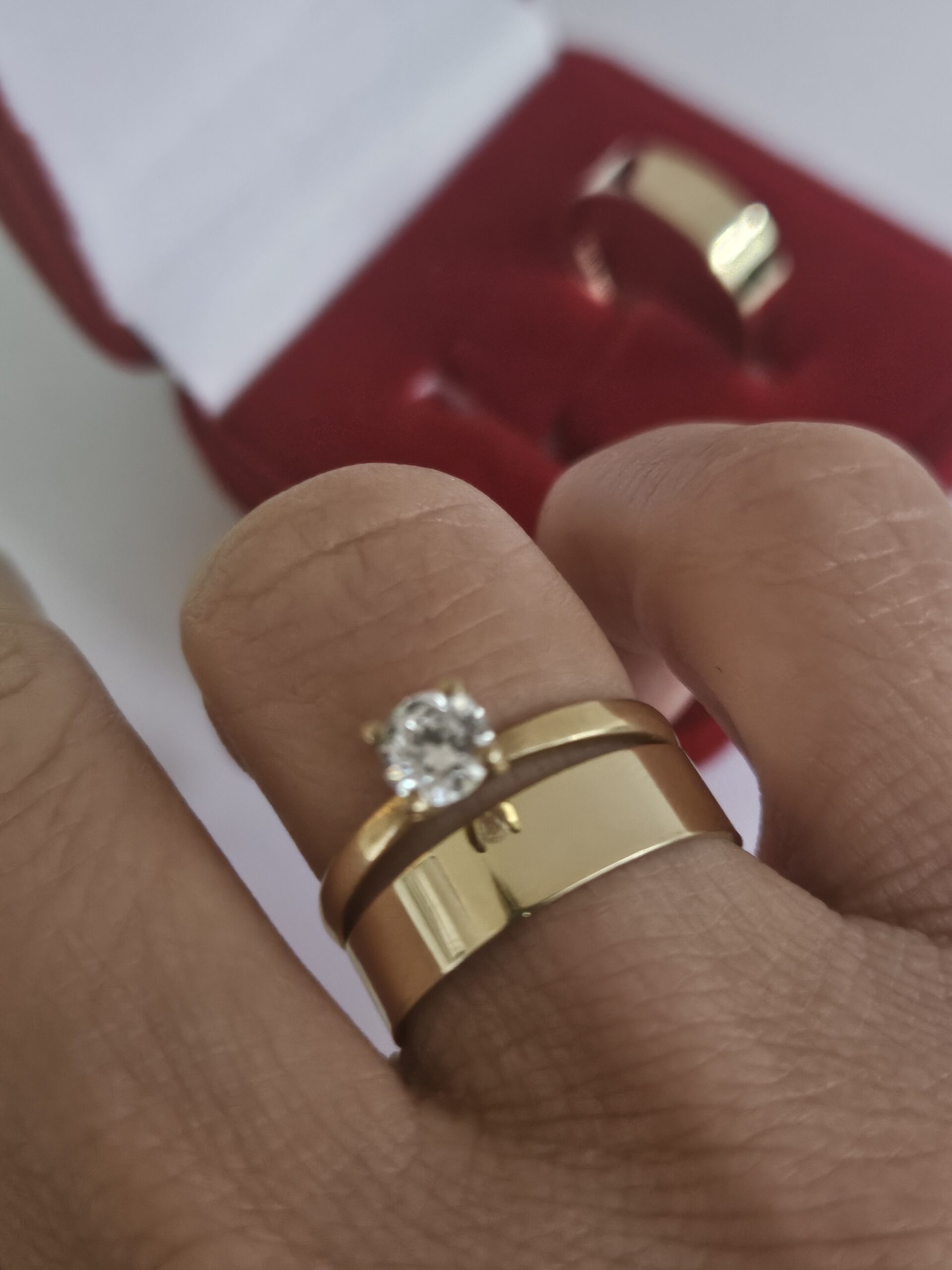 Par de Alianças de Ouro Retas 5mm com Anel - Imagem 2
