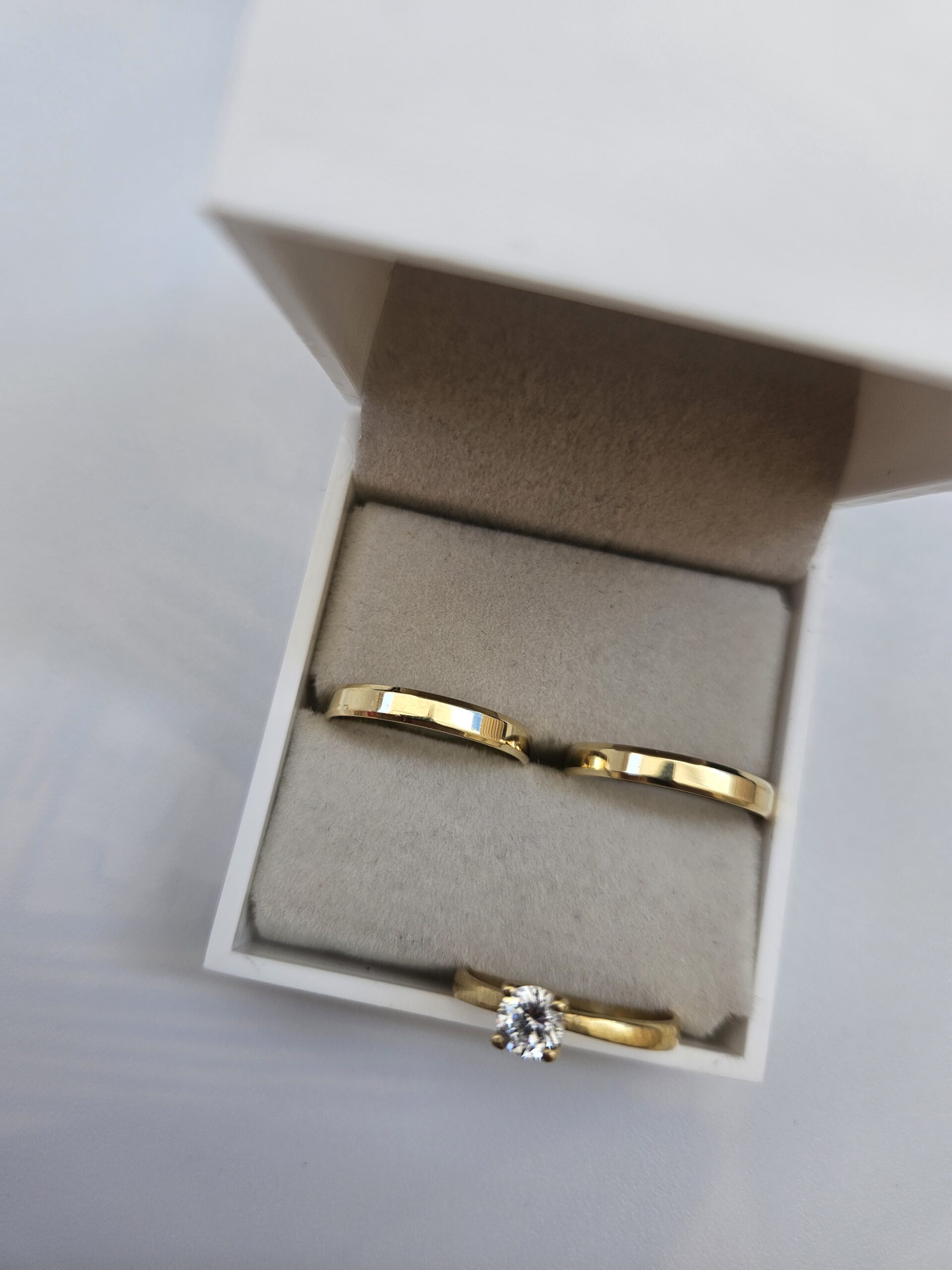 Par de Alianças de Ouro Chanfradas 3mm com Anel - Imagem 5