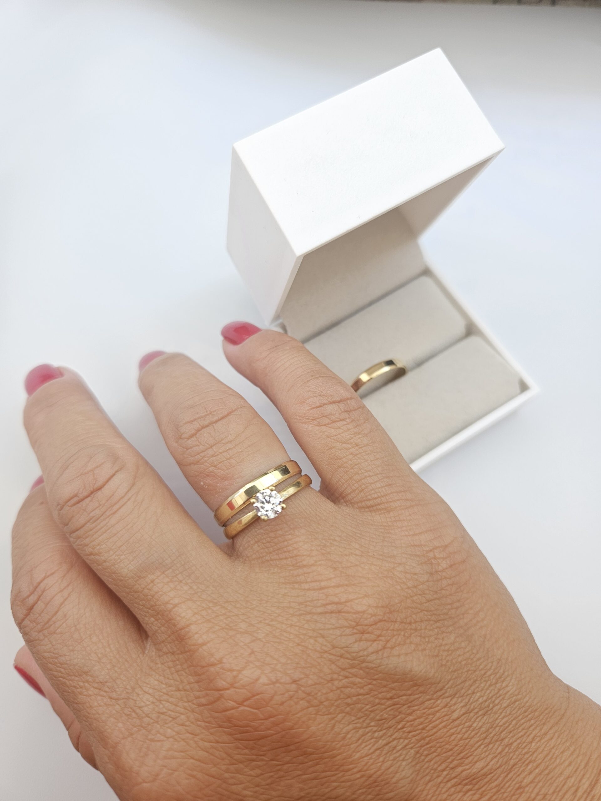 Par de Alianças de Ouro Chanfradas 3mm com Anel - Imagem 6