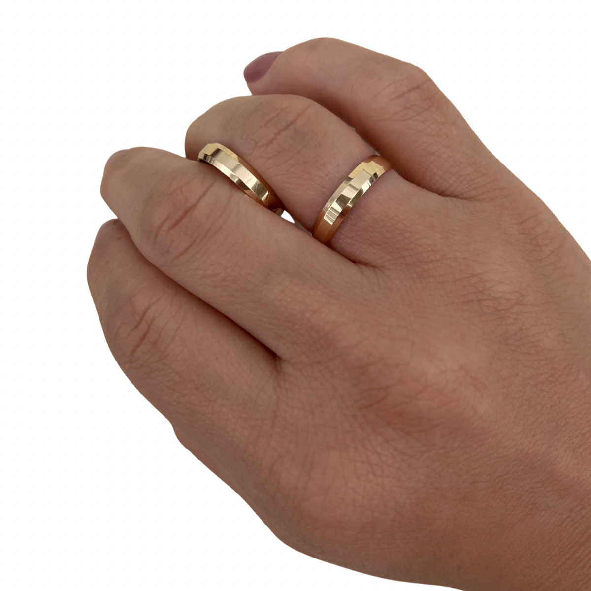 Par de Alianças de Ouro Chanfradas 4mm com Anel - Imagem 5