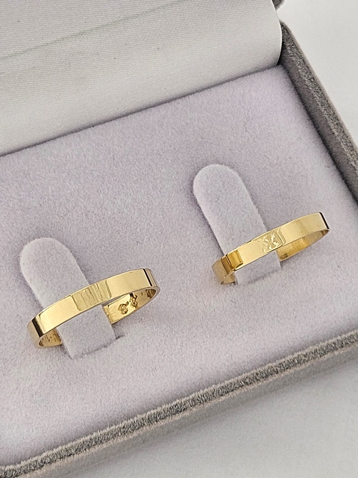 Par de Alianças de Ouro Retas 3mm com Anel - Imagem 4