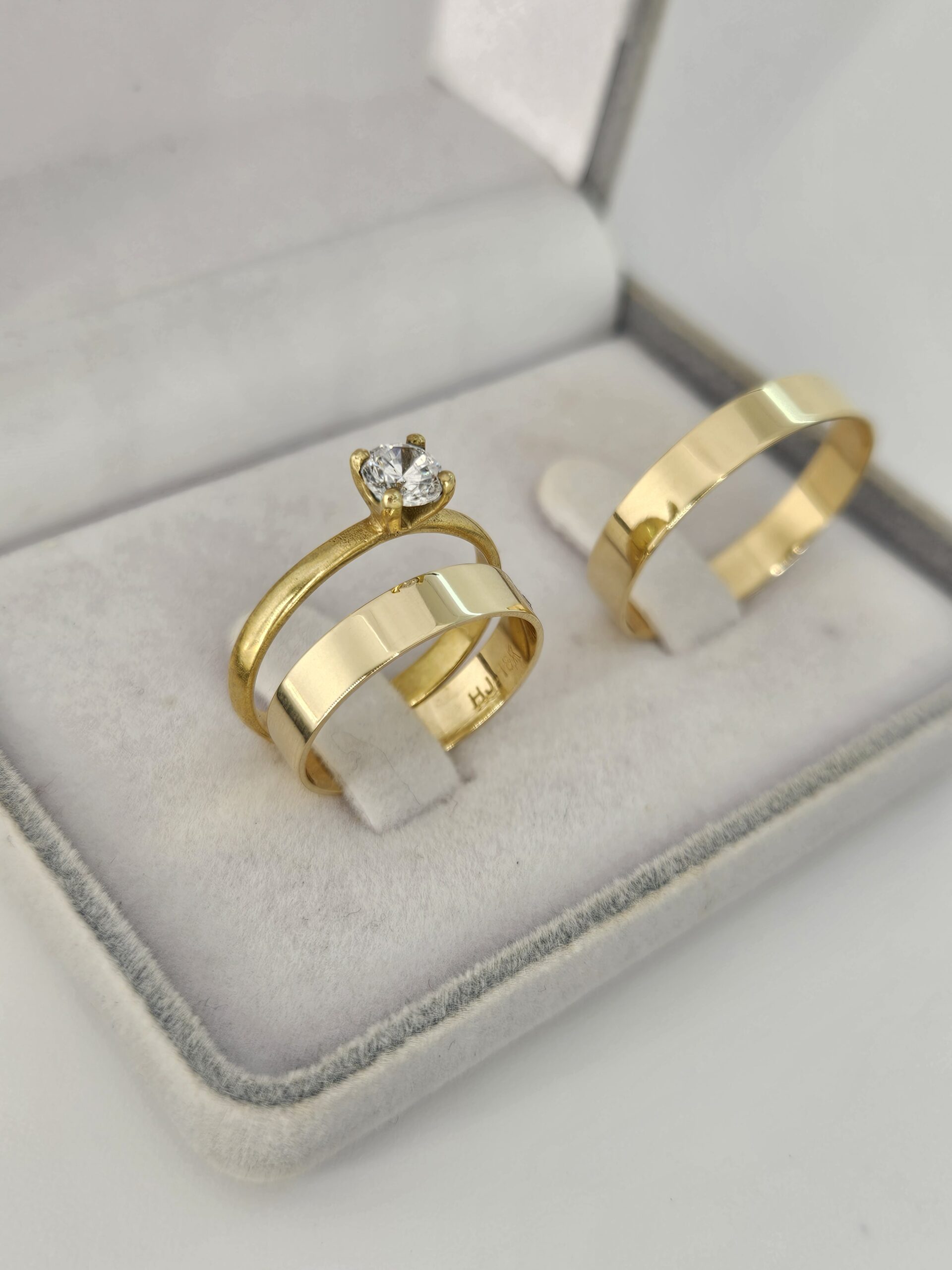 Par de Alianças de Ouro Retas 4mm com Anel - Imagem 4